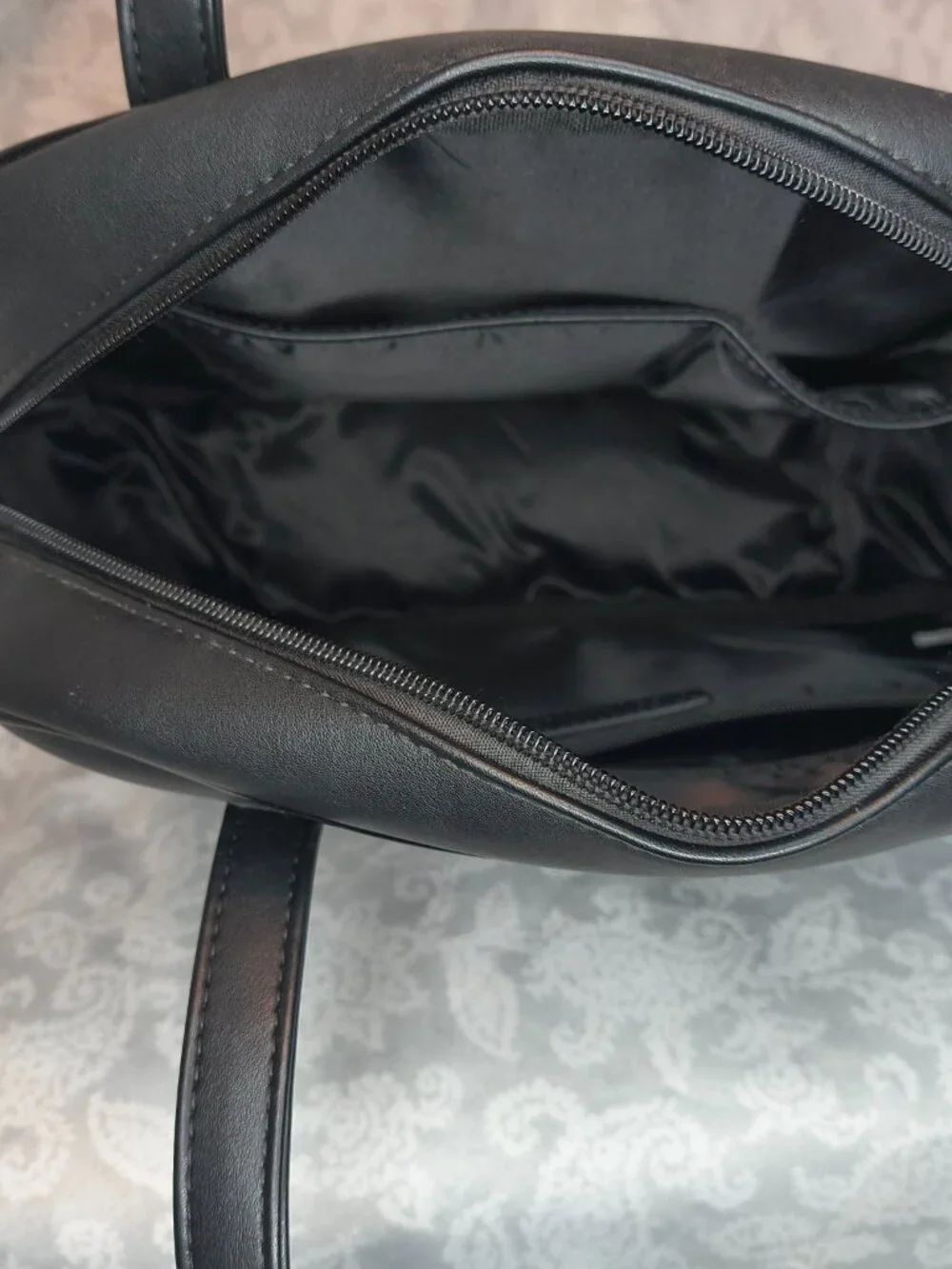Black Sourpuss Oh the Horror Bowler handbag 10 x 11" with feet - Picture 6 of 14